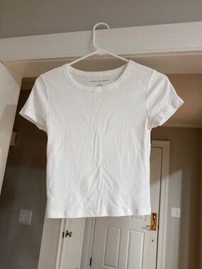 American Eagle Outfitters White Short Sleeve Crewneck Tee